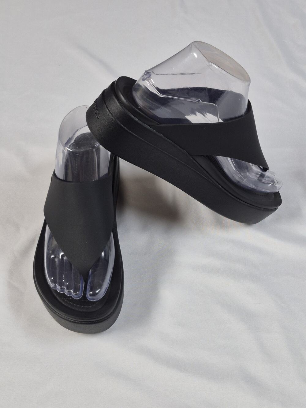 Crocs LiteRide Black Brooklyn Flip Thong Platform Wedge Sandals Womens Sz 8